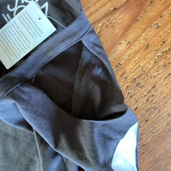 NWT Chaser Cold Shoulder Long Sleeve Lightening Bolt T-Shirt, Black, Size Small - Picture 8 of 13